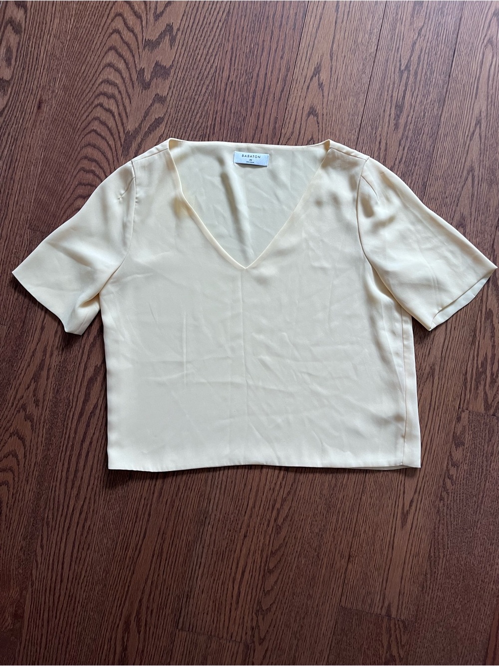 Babaton Pale Yellow V-Neck Short Sleeve Top